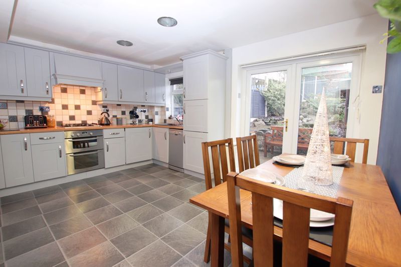 Property photo 2 of 17 Dining Kitchen