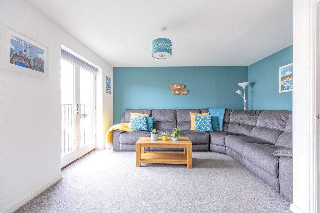 Property photo 2 of 14 Picture No. 07