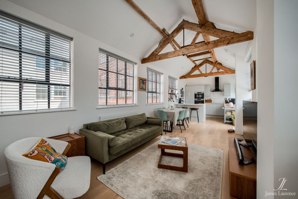 Property photo 2 of 22 Xt5A7445-Hdr(3)