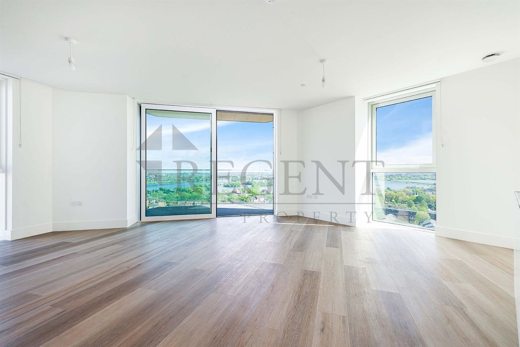 Property photo 3 of 15 Reception