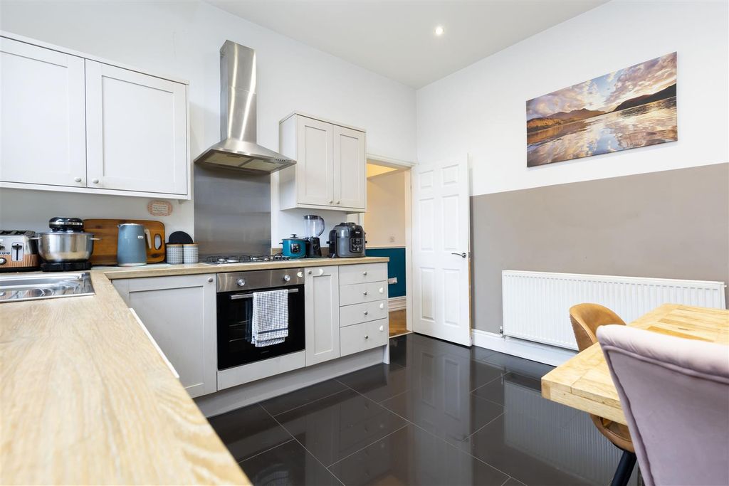 Property photo 2 of 34 Kitchen Diner