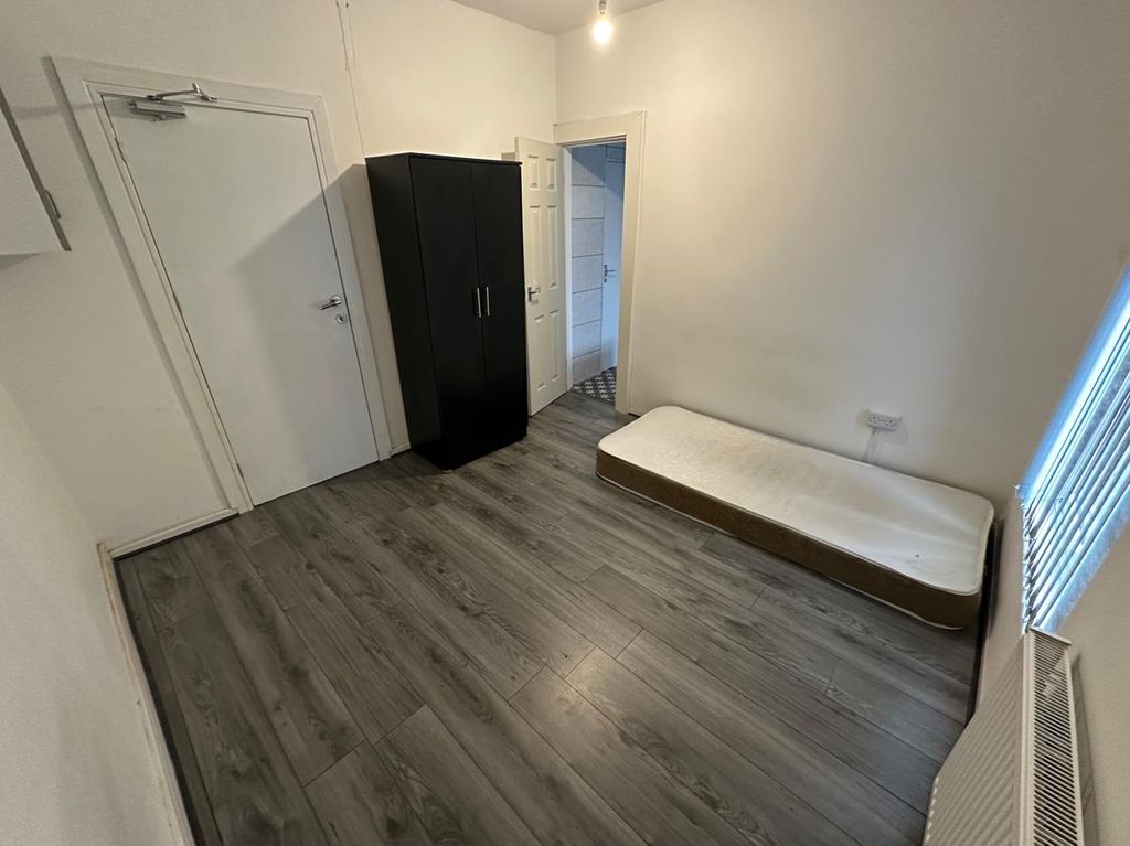 Property photo 2 of 3 Image