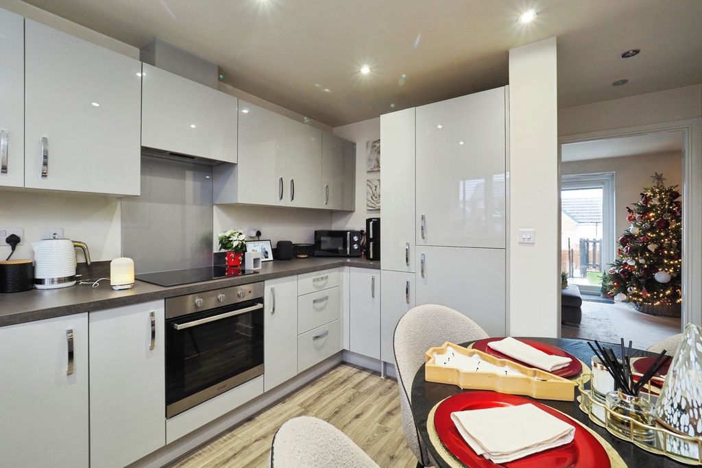 Property photo 2 of 13 Pbox-Img.Jpg