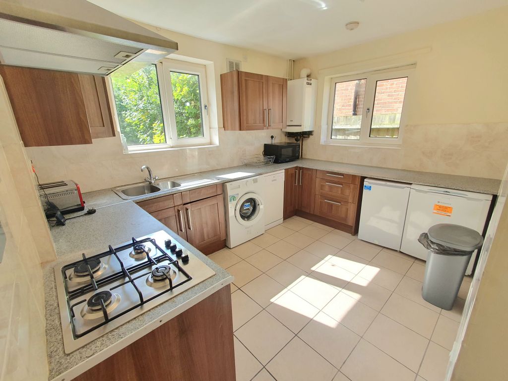 Property photo 2 of 14 Image