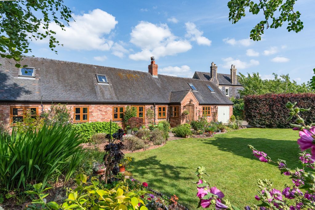 Property photo 2 of 36