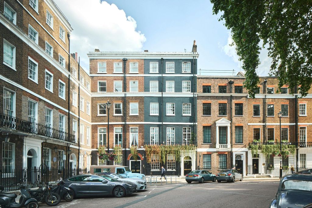 Property photo 1 of 6 Manchester_Square_Cormack_Advertising__Henry_Woide_001.Jpg