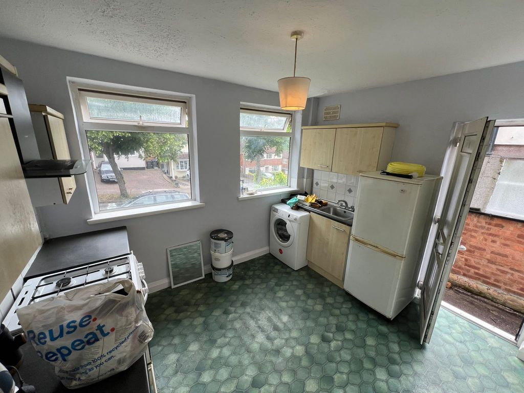 Property photo 1 of 10 2 Bedroom Semi-Detached House To Let