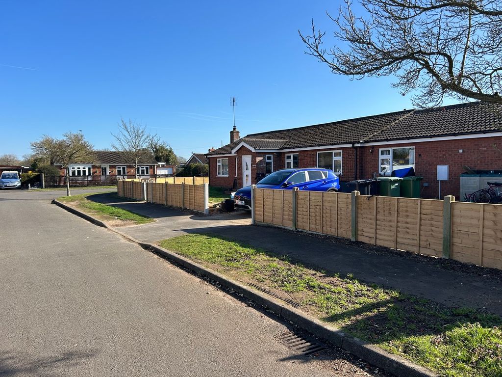 Property photo 2 of 27