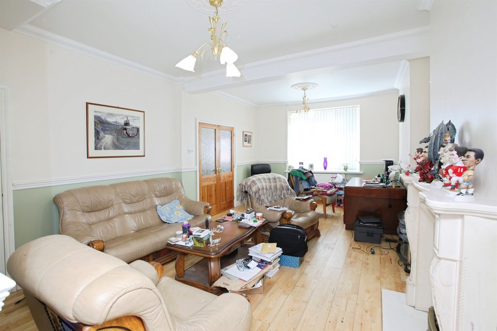 Property photo 3 of 21