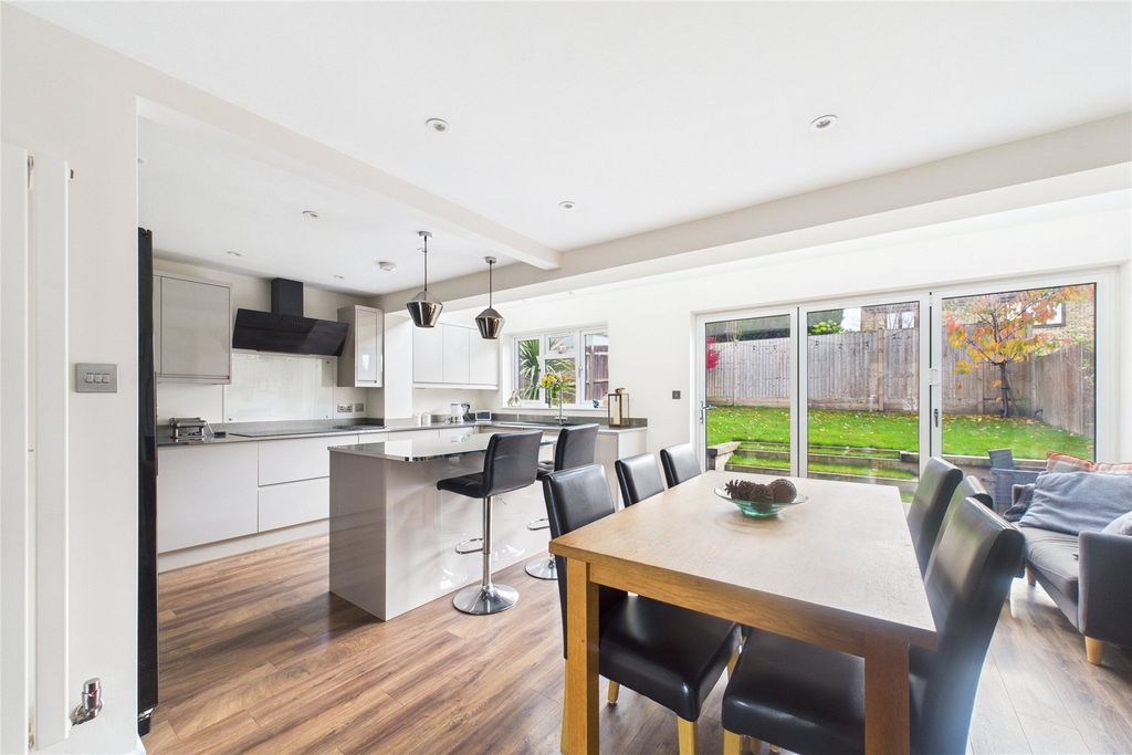 Property photo 2 of 11 Picture No. 07