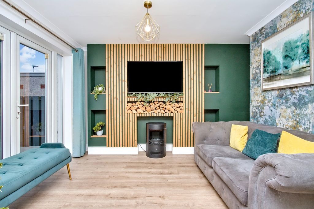 Property photo 3 of 12 4602823