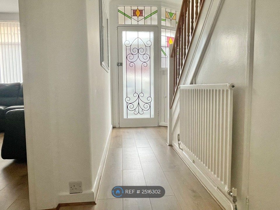 Property photo 3 of 25 Hallway