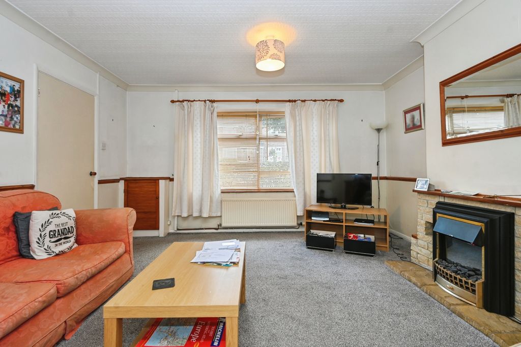 Property photo 3 of 15