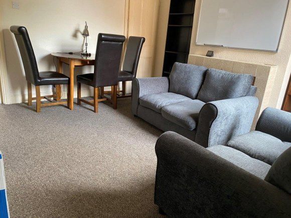 Property photo 1 of 9 Lounge