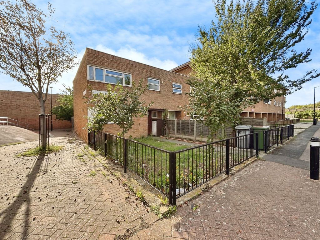 Property photo 1 of 16 01