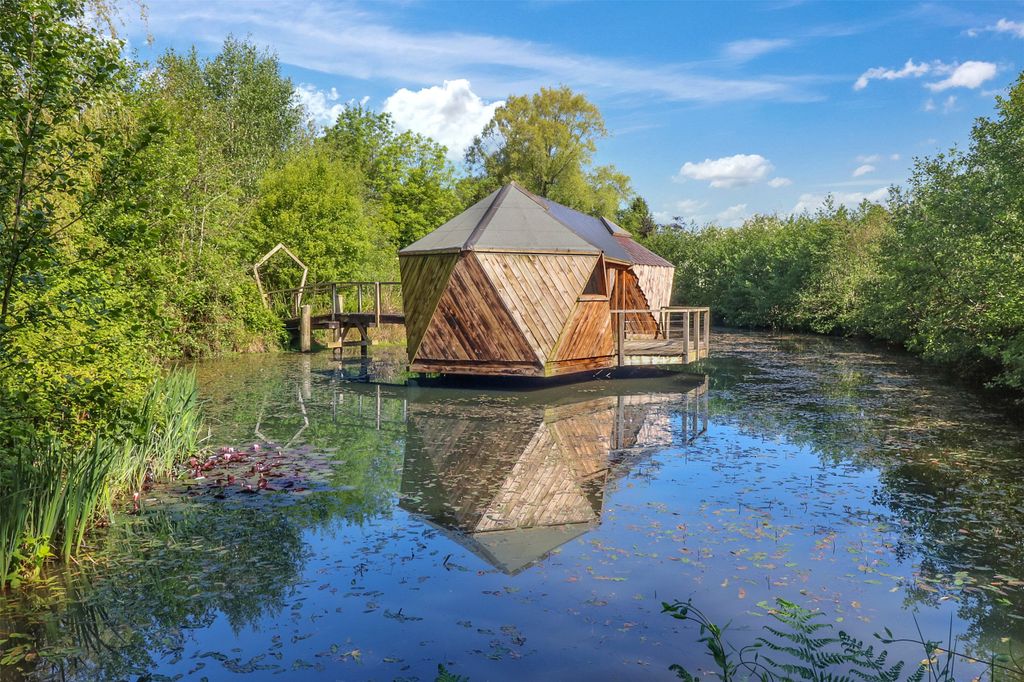 Property photo 1 of 21 Picture No. 33