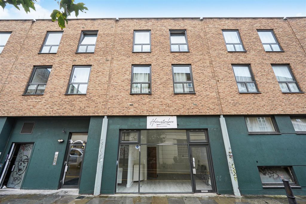 Property photo 1 of 14 74 Cheshire Street - 1Vaf0Rkjh31Ee22G9Rzq.Jpg