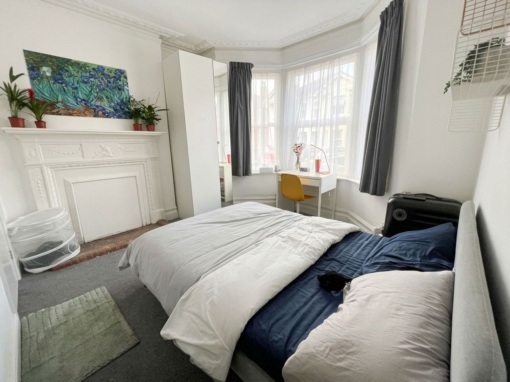 Property photo 2 of 3