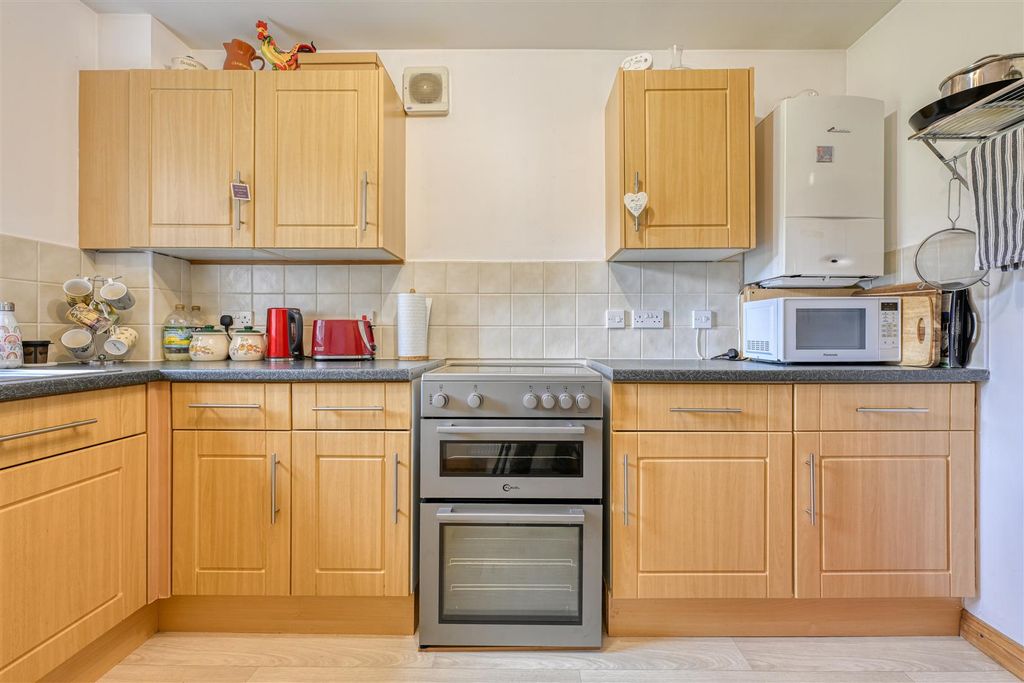 Property photo 2 of 13 Kitchen