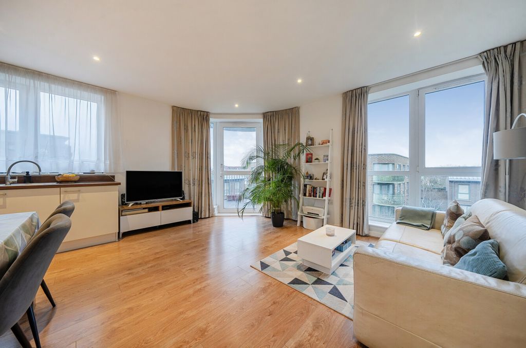 Property photo 2 of 14 1417197-4-6997418...