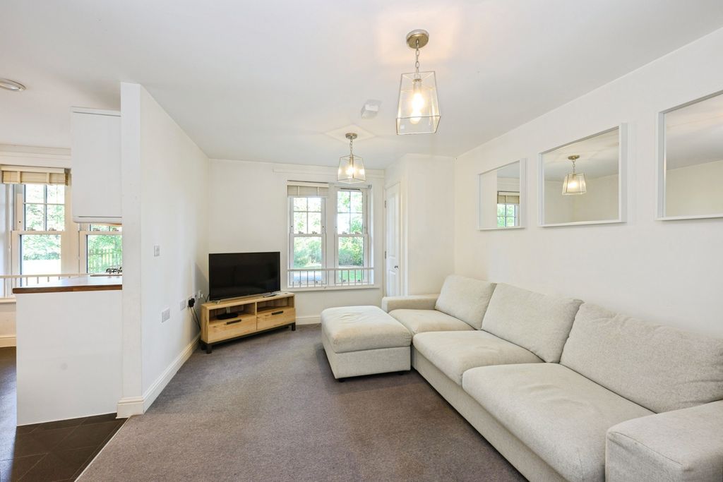 Property photo 3 of 16 Pbox-Img.Jpg