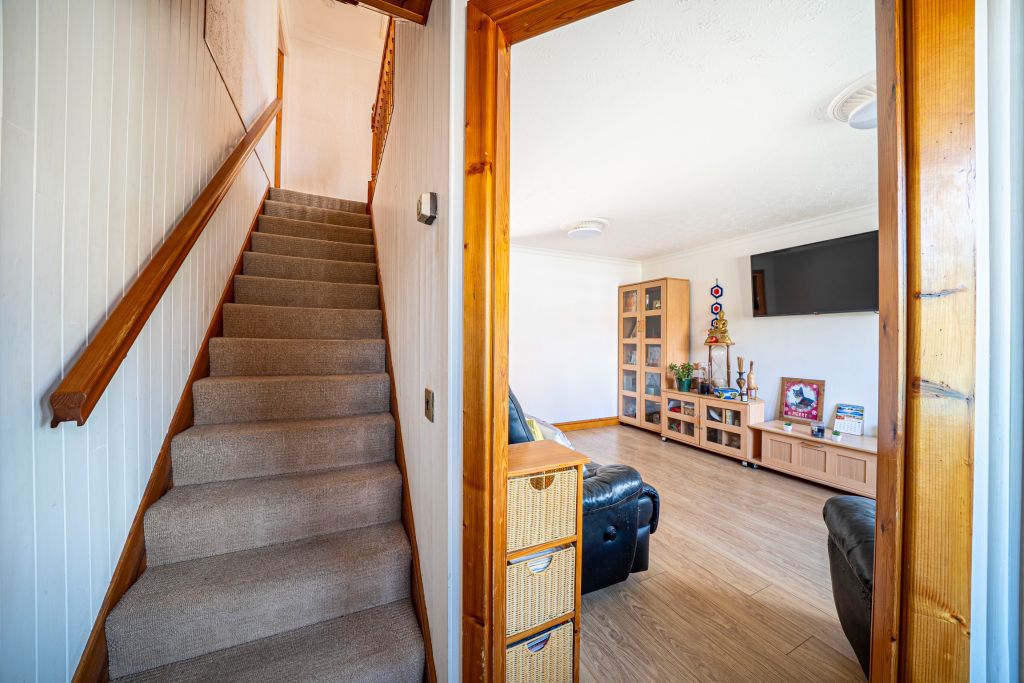 Property photo 2 of 26