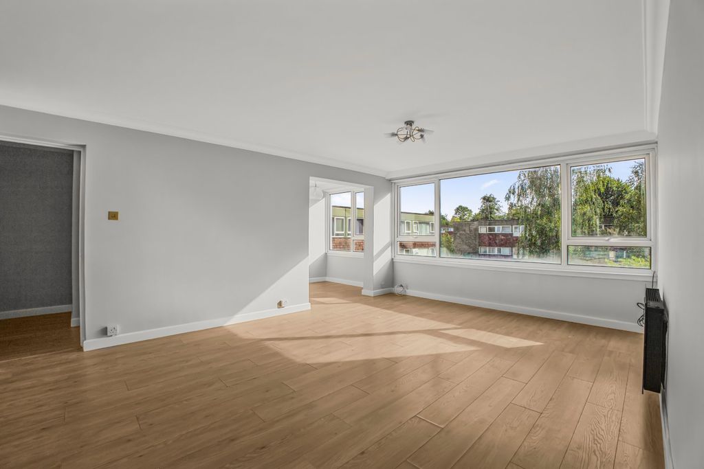 Property photo 1 of 15 Picture No. 02