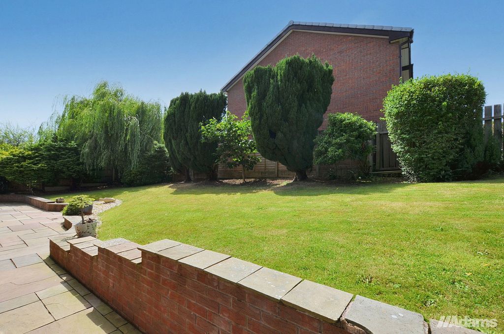 Property photo 2 of 43