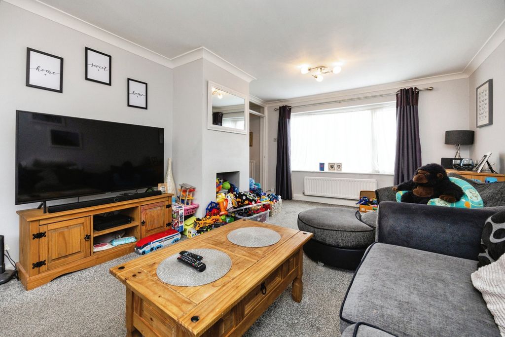 Property photo 3 of 19