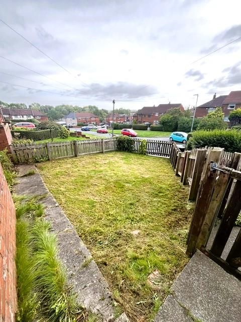 Property photo 1 of 10 Front Garden