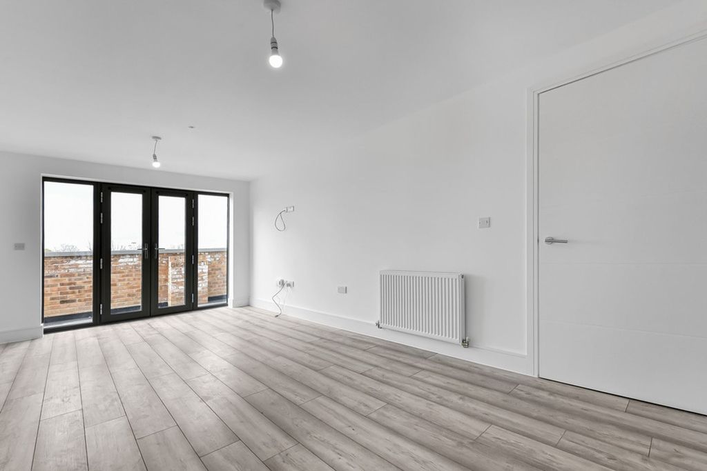 Property photo 3 of 4