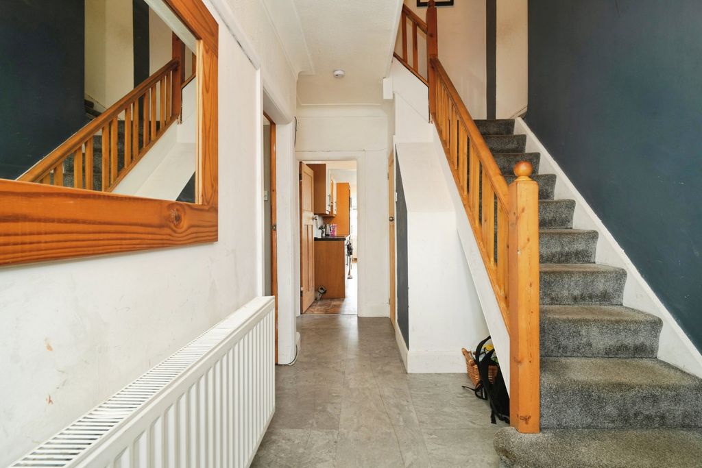 Property photo 2 of 16 Hallway