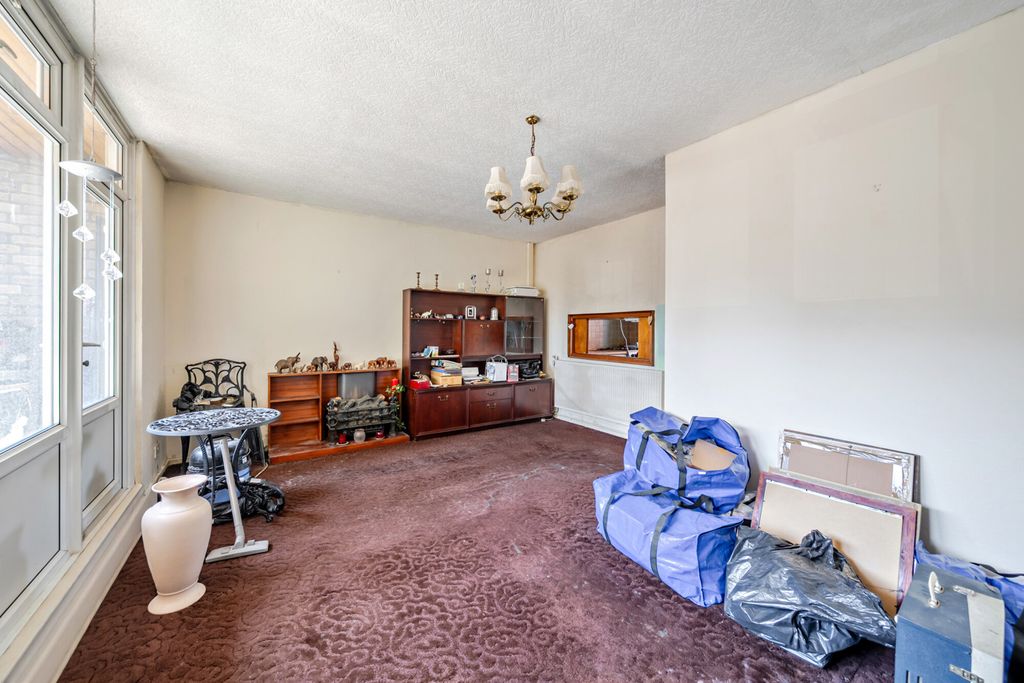 Property photo 3 of 15 1483525-10-6A3d14...