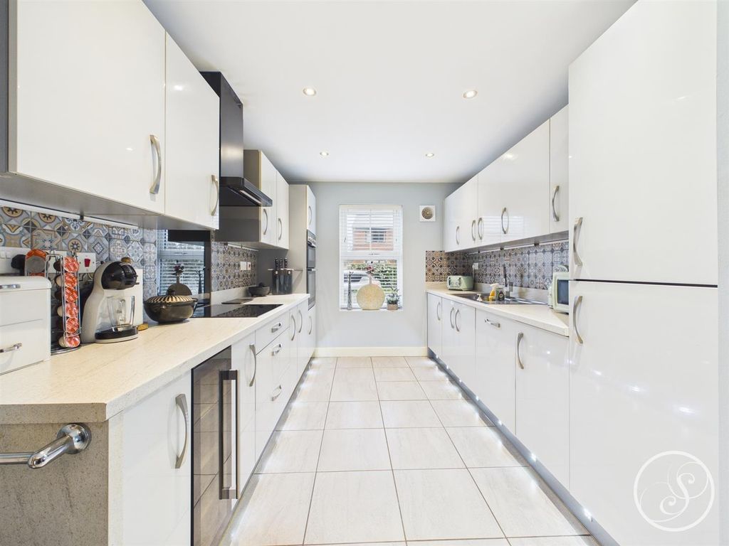 Property photo 2 of 23 Kitchen/Diner