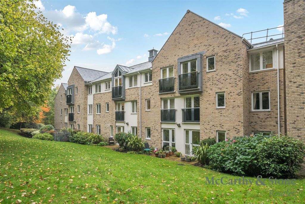 Property photo 1 of 17 8708224-Exterior08.Jpg