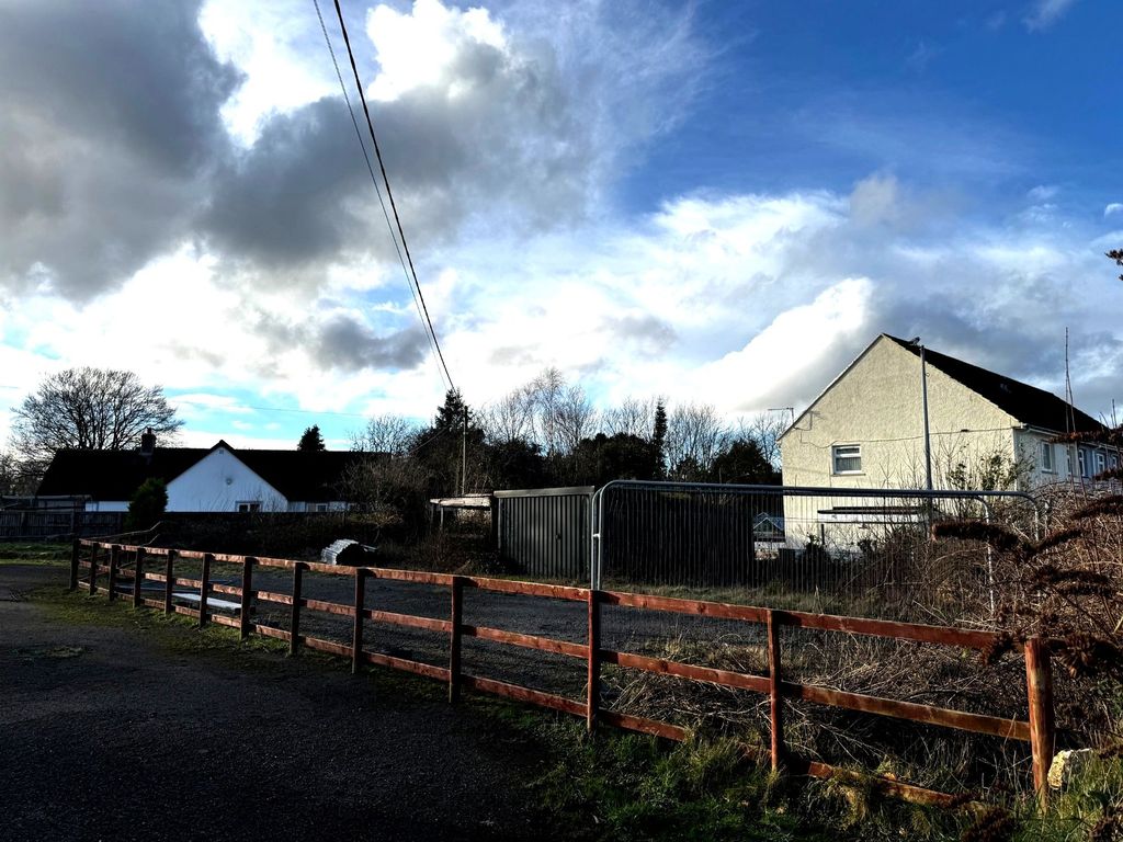 Property photo 3 of 13