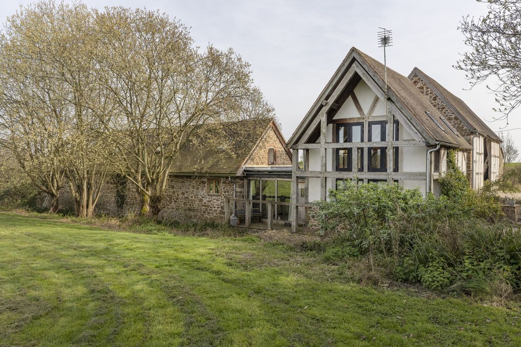 Property photo 1 of 37