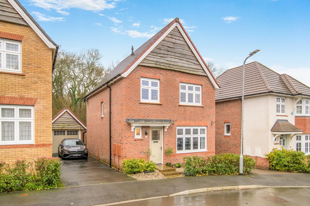 Property photo 1 of 21