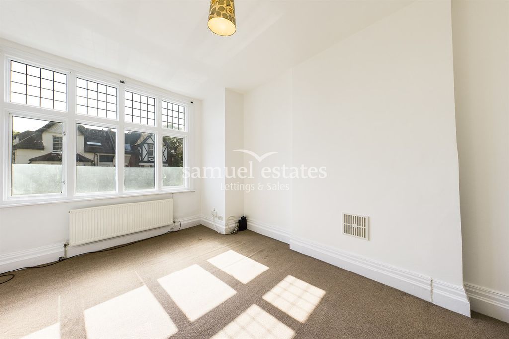 Property photo 2 of 6 (Main)