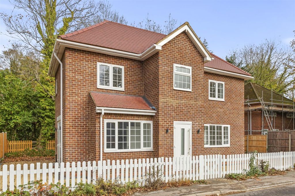 Property photo 1 of 13 Acme House, Wooburn Moor, Hp10 0Nh-15.Jpg