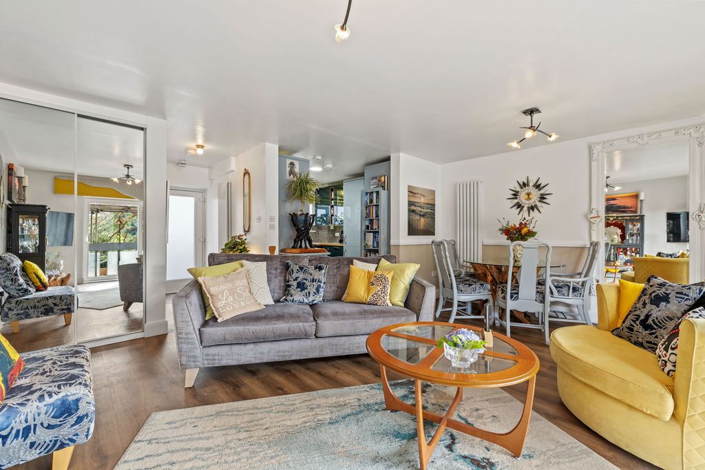 Property photo 1 of 27