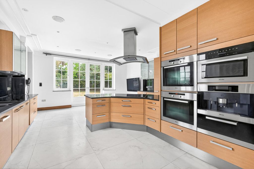 Property photo 2 of 35 Kitchen