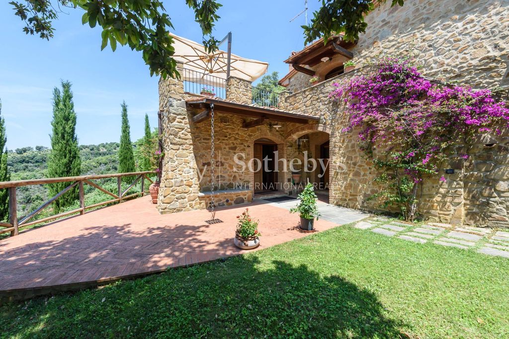 Property photo 2 of 33