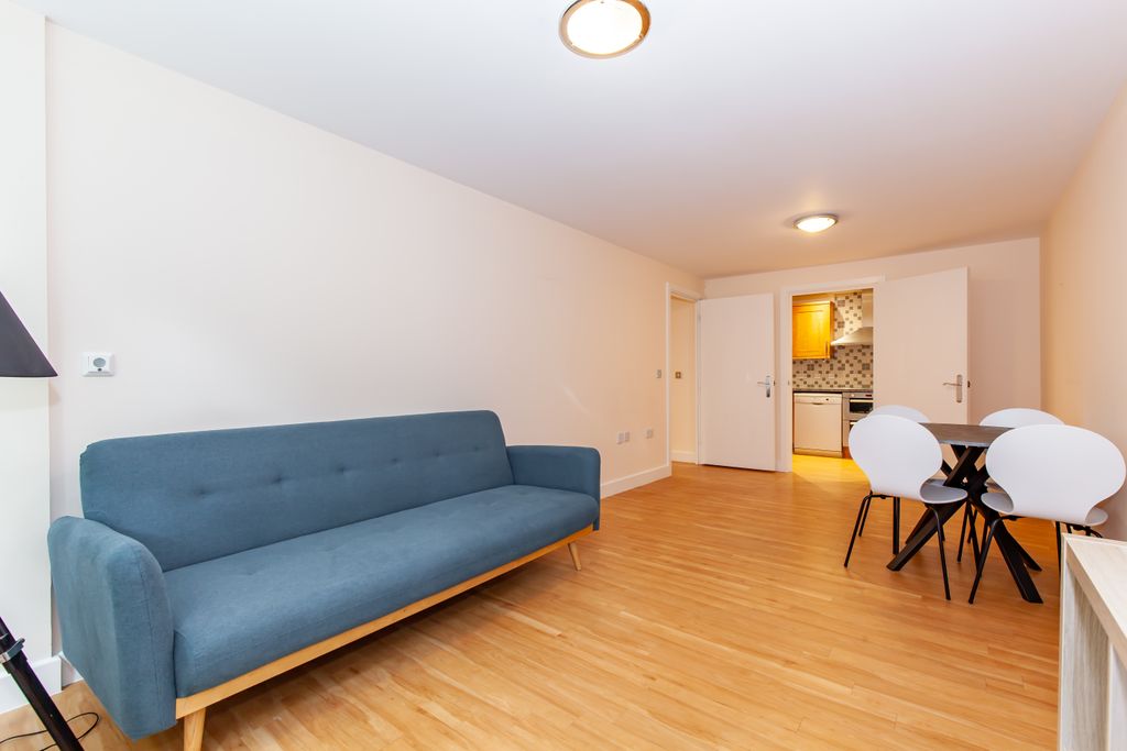 Property photo 1 of 10 Living Room