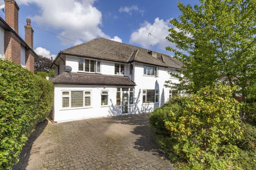 Property photo 1 of 8