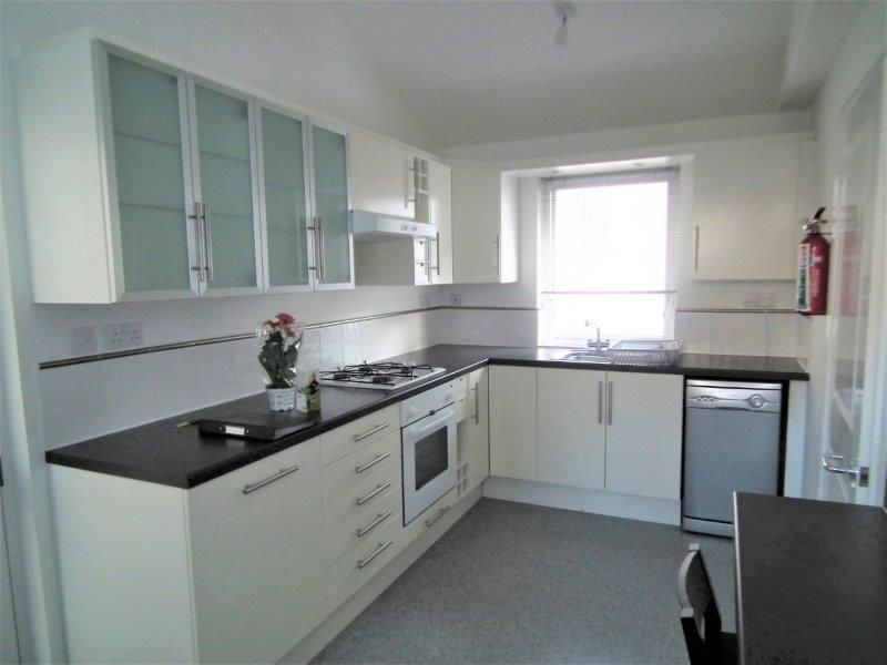 Property photo 3 of 12 Kitchen (003).Jpg