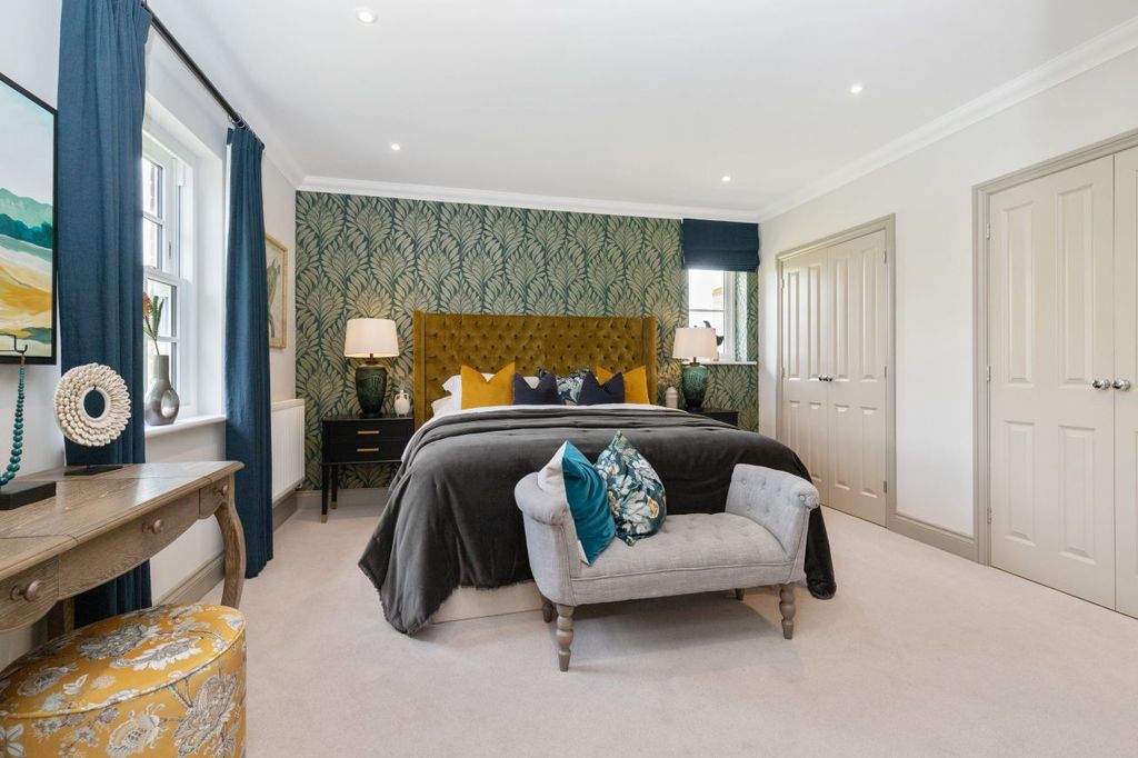 Property photo 2 of 11