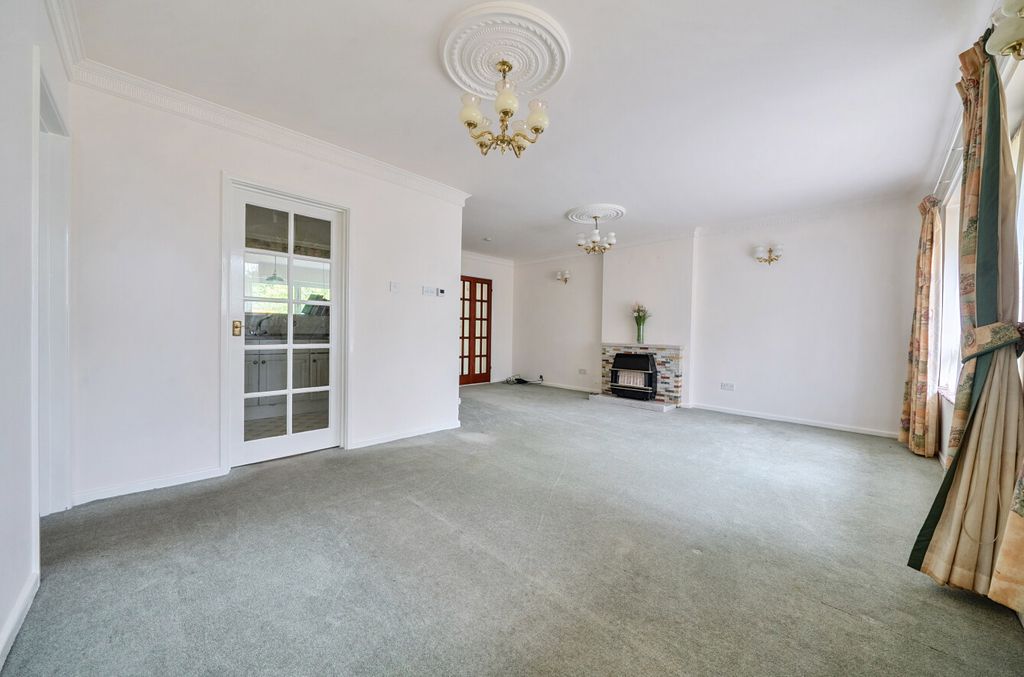 Property photo 3 of 21 1331221-5-688B66d...