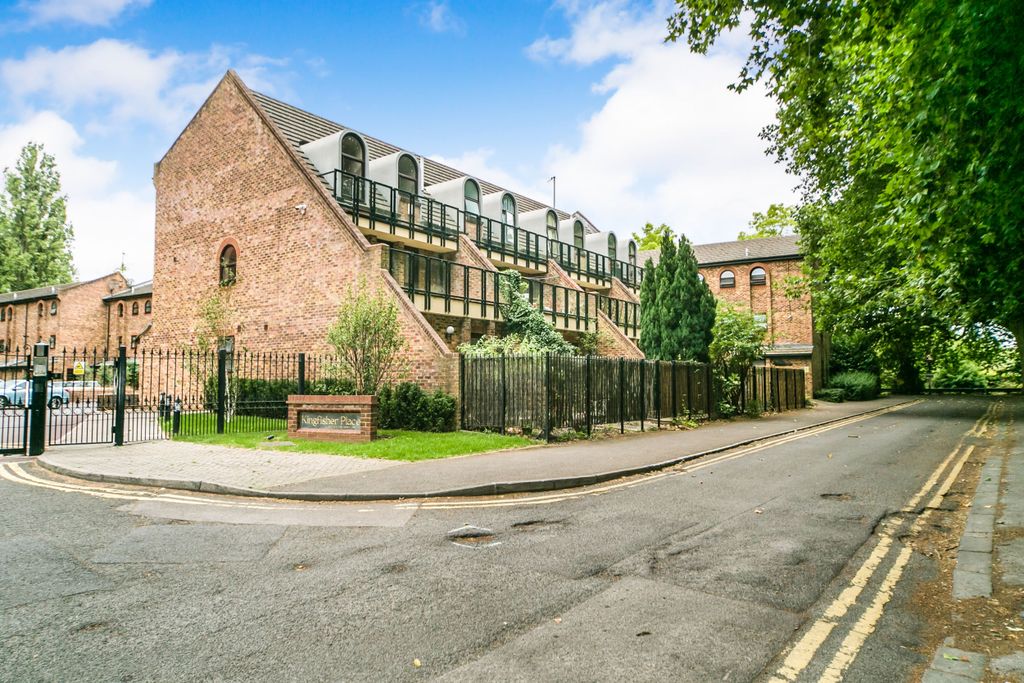 Property photo 1 of 9 Ca39Bf85-9ee4-4074-9