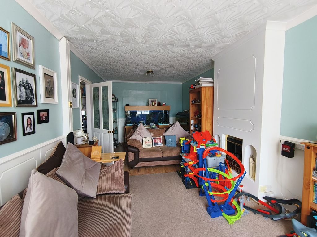 Property photo 3 of 22